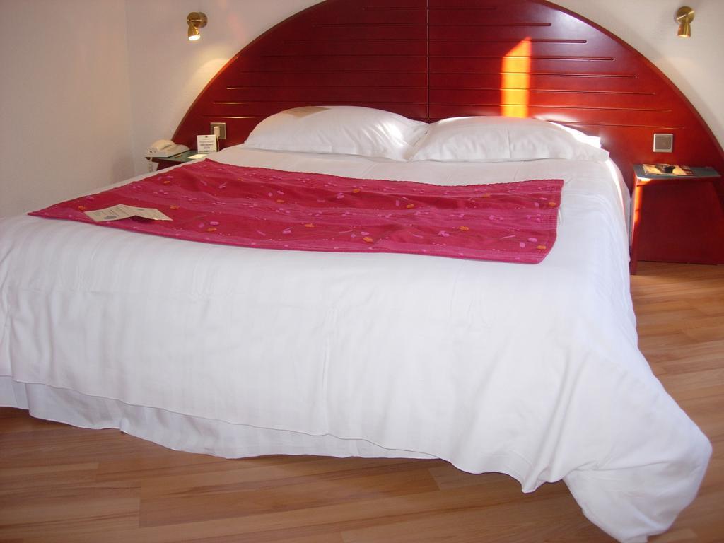 Best Western Montagne Noire Lagarrigue  Exterior foto